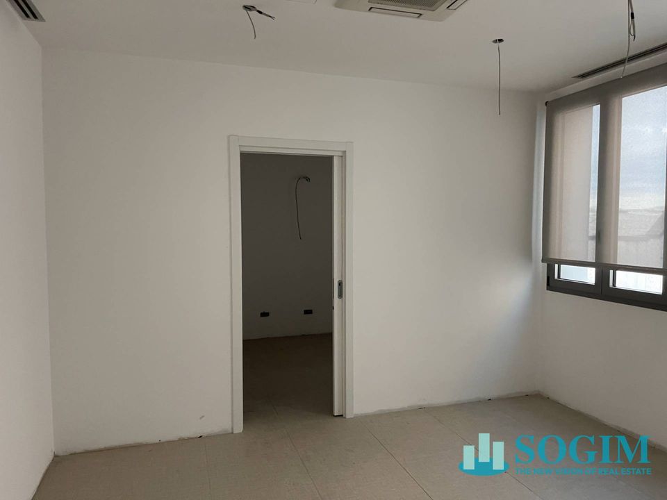 L'establiment comercial a Segrate, Milan - foto 4