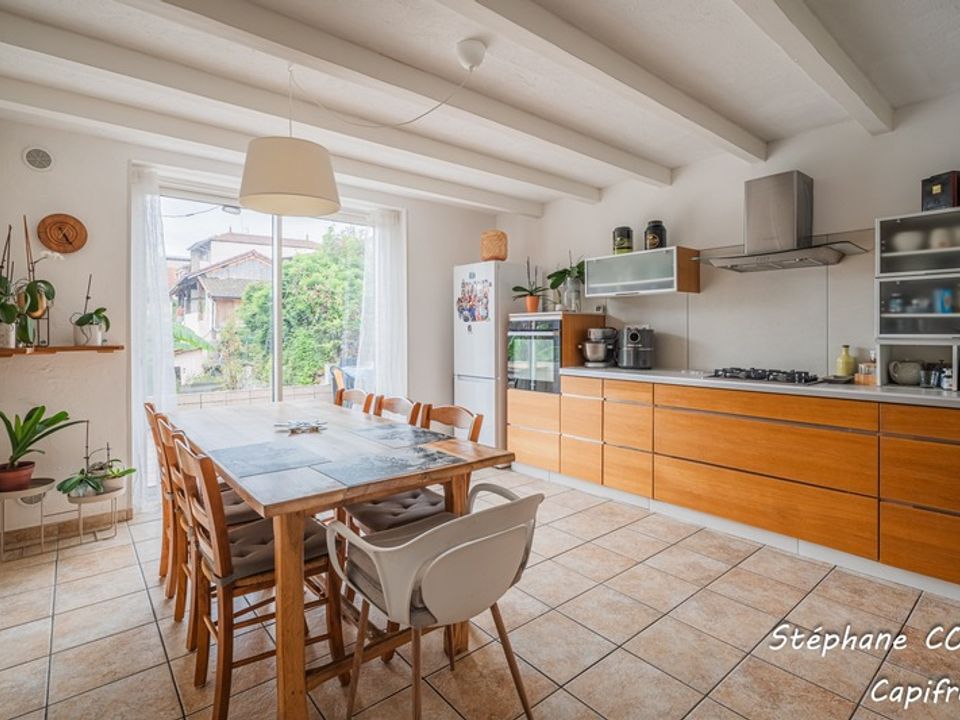 Casa de pueblo en Tullins, Isere - foto 1