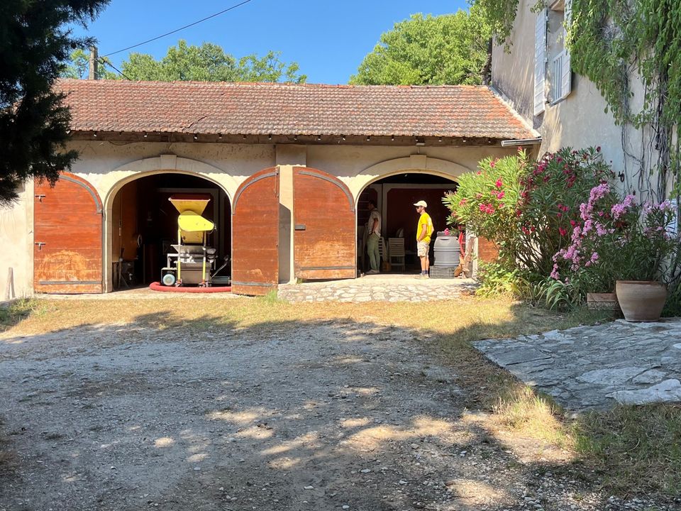 Villa in L'Isle-sur-la-Sorgue, Vaucluse - photo 3