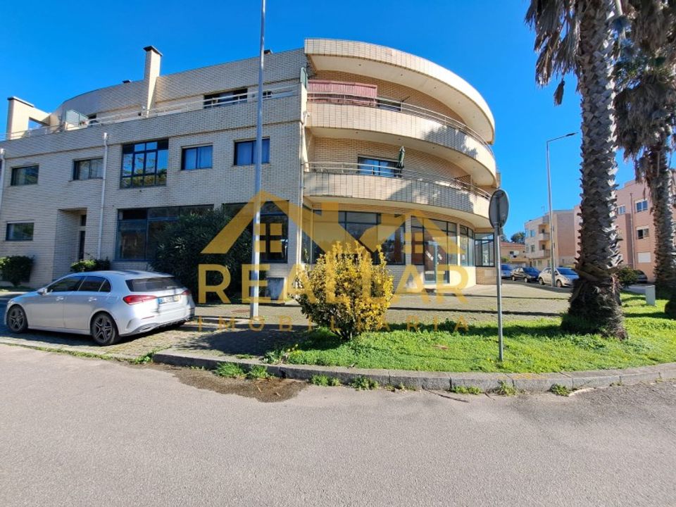 Erhvervsejendom i Madalena, Porto - foto 1