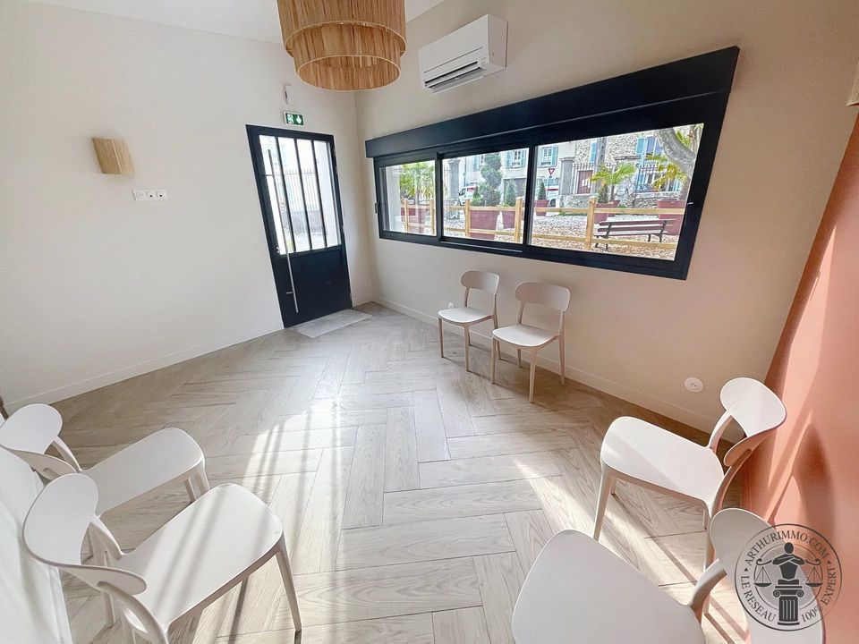L'establiment comercial a Dourdan, Essonne - foto 3