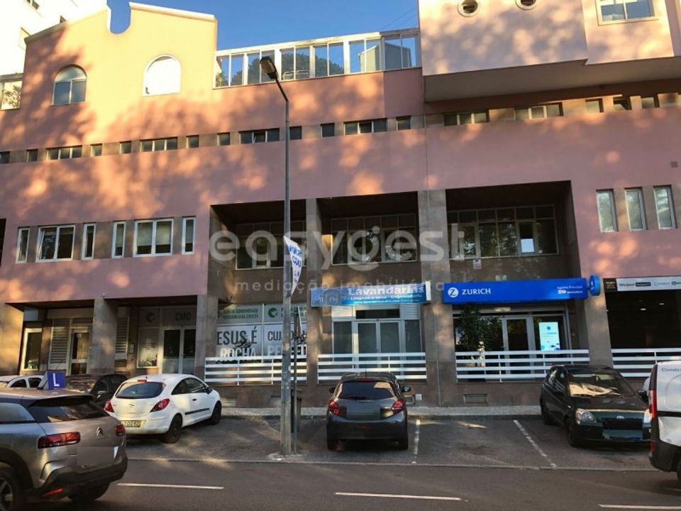 Erhvervsejendom i Belas, Lisbon - foto 1