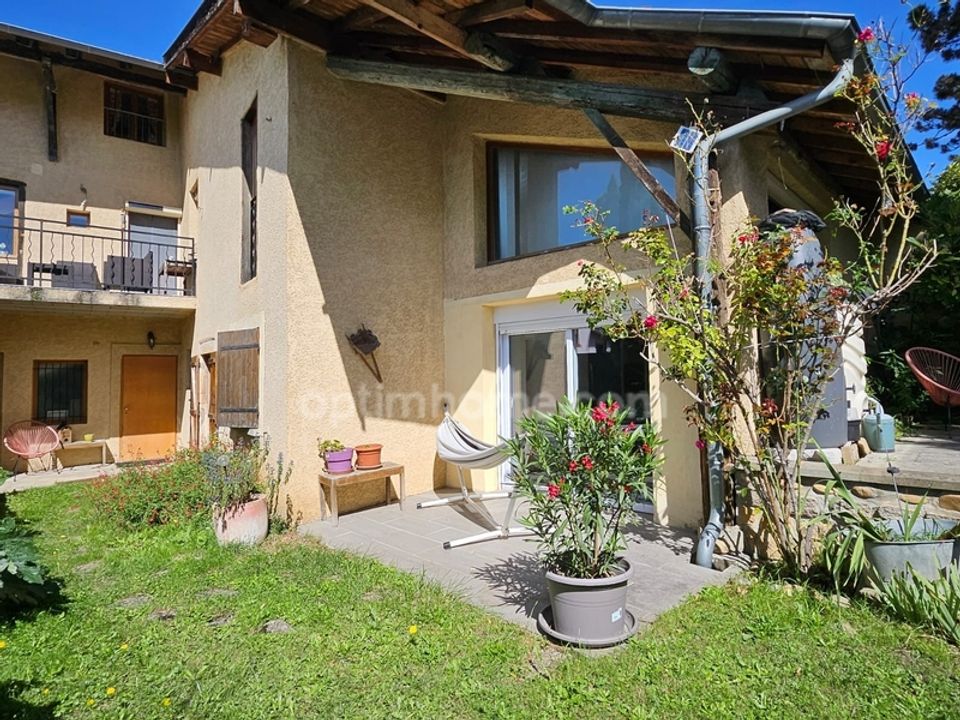 Byhus i Montanay, Rhone - foto 1