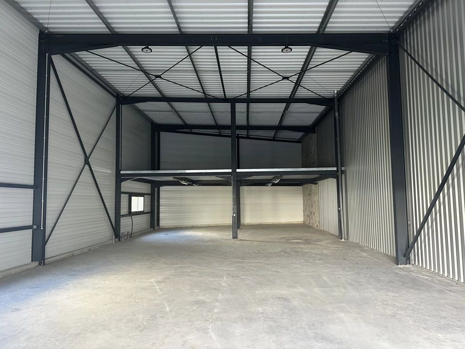 Commercial property in Beychac-et-Caillau, Gironde - photo 3