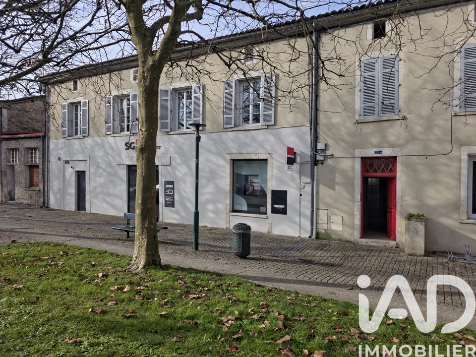 Erhvervsejendom i Barbezieux-Saint-Hilaire, Charente - foto 2