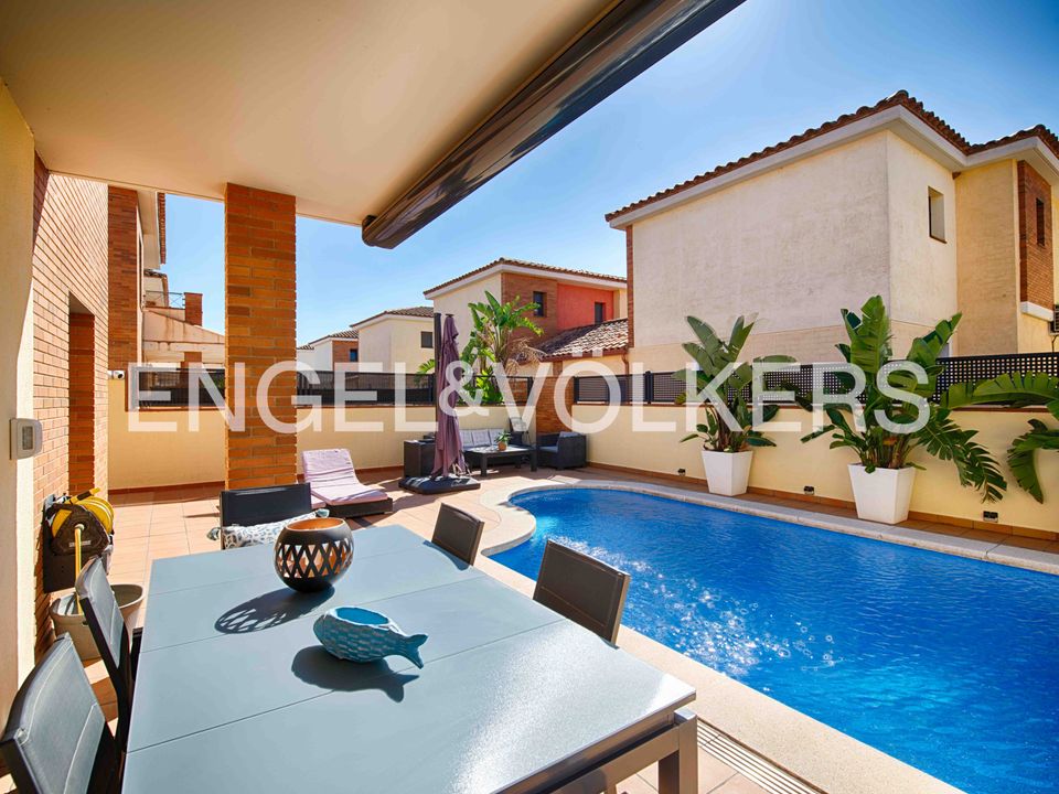 Villa i Empuriabrava, Gerona - foto 1