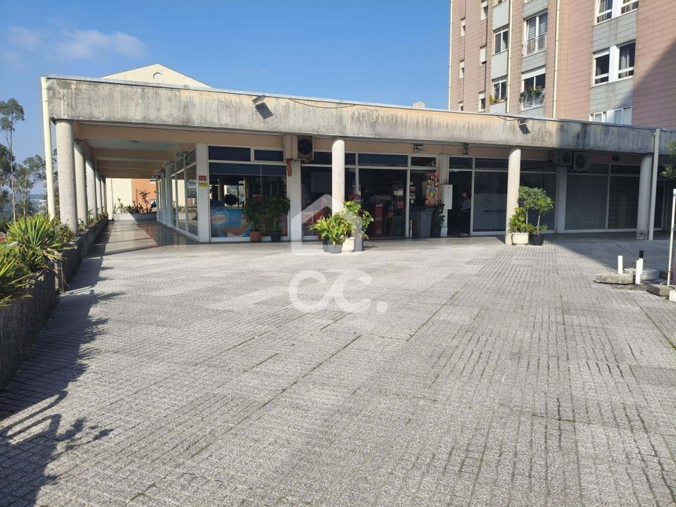 Erhvervsejendom i Aguas Santas, Porto - foto 1