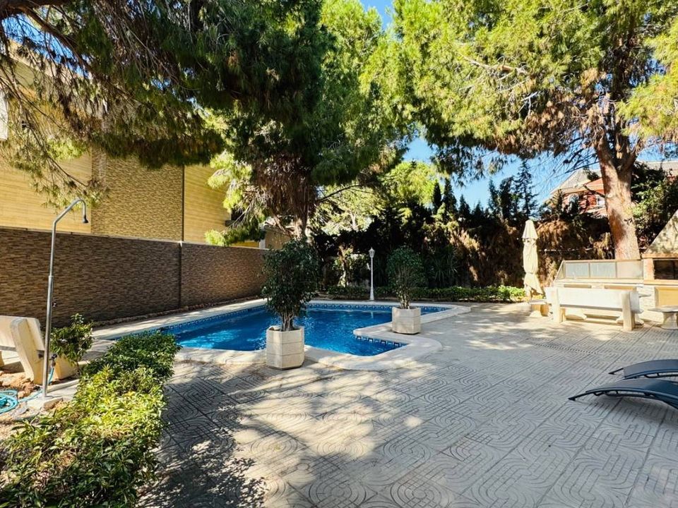 Villa - Ciudad Quesada, Alicante - photo 2