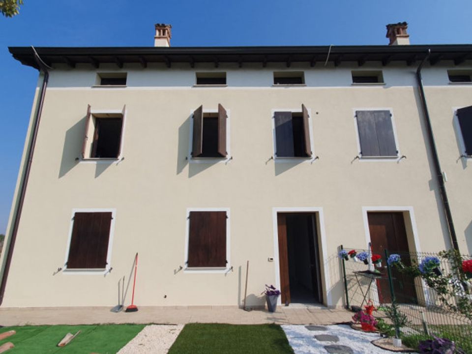 Rækkehus i San Felice sul Panaro, Modena - foto 1