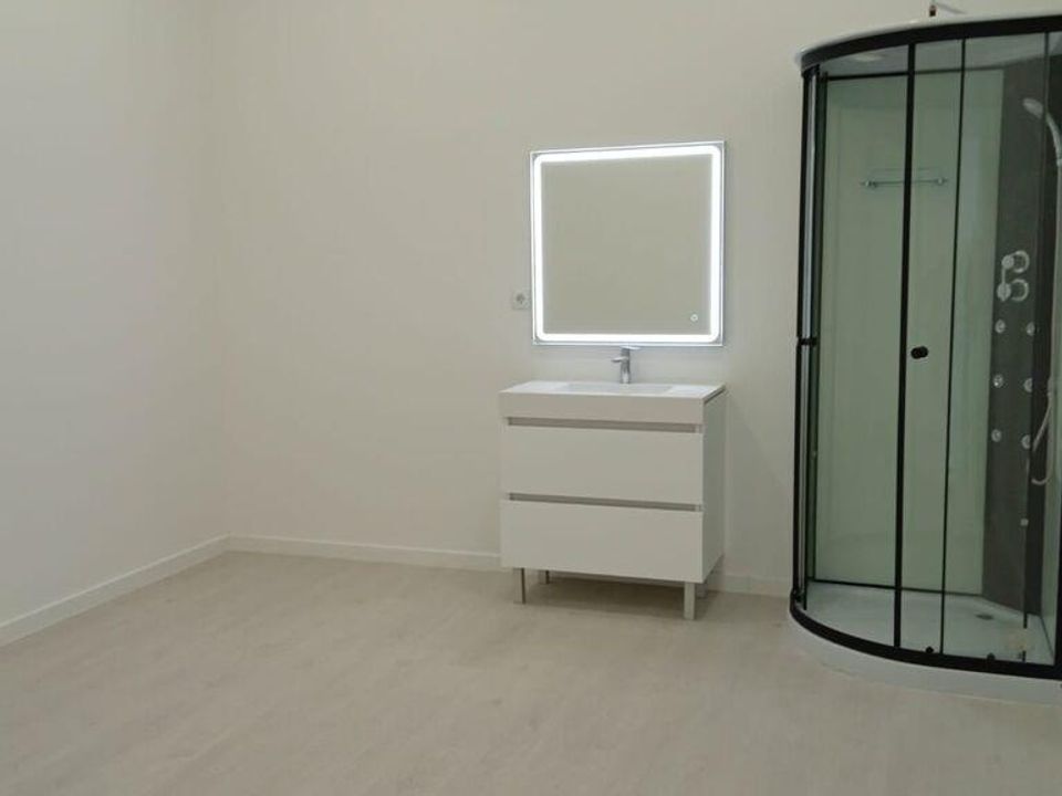 Commercial property in Barreiro, Setubal - photo 4