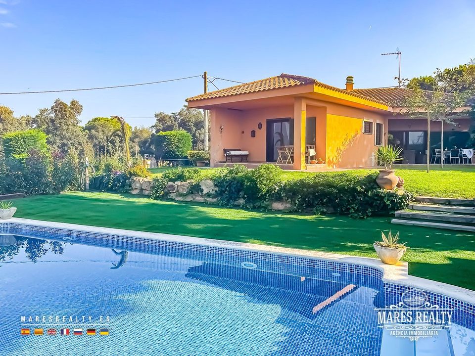 Villa i Sils, Gerona - foto 1