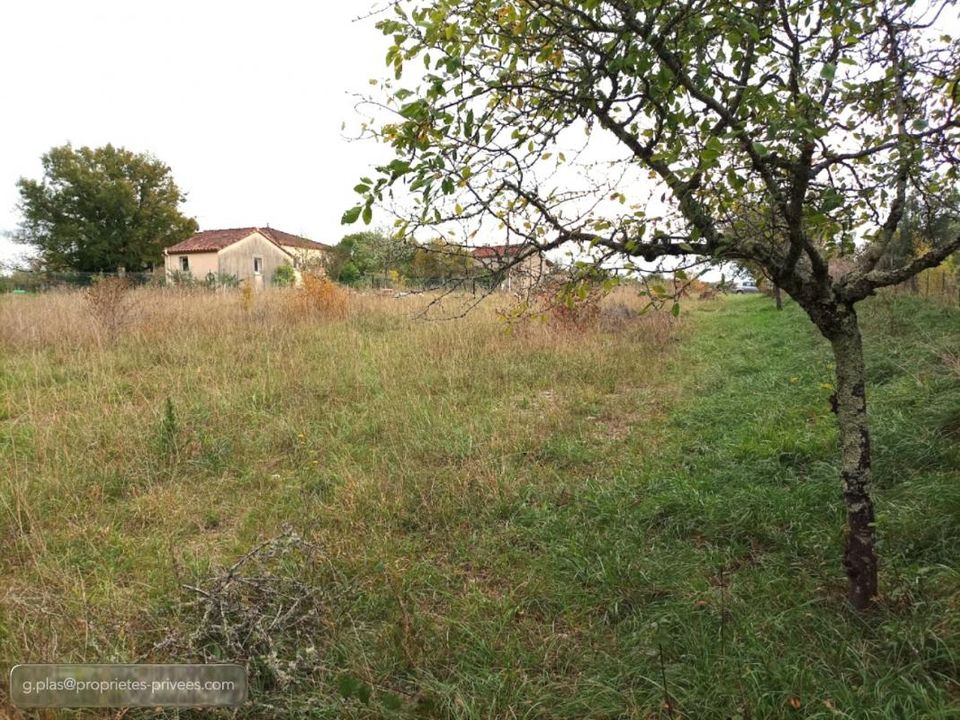 Grond in Calamane, Lot - foto 1