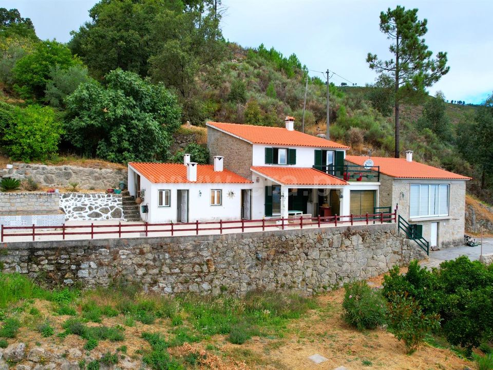 Erhvervsejendom i Fundao, Castelo Branco - foto 1
