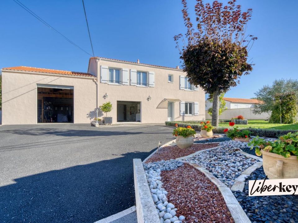 Villa i Asnières-la-Giraud, Charente-Maritime - foto 1