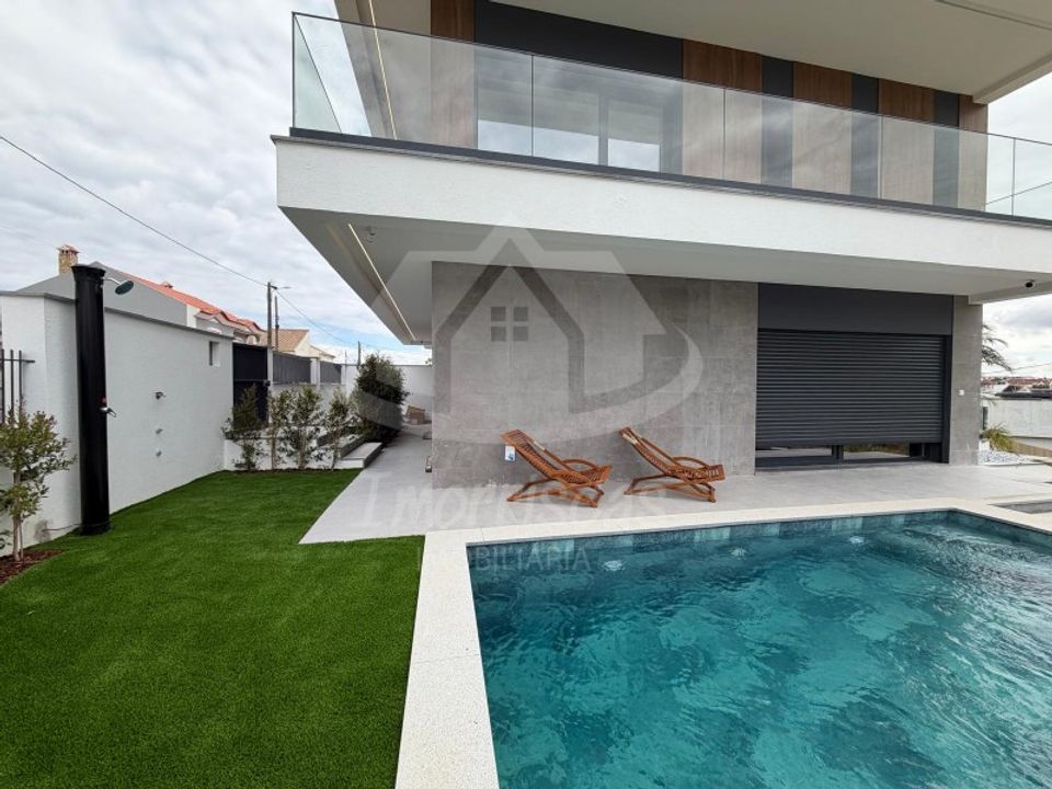 Villa i Santa Iria de Azoia, Lisbon - foto 1