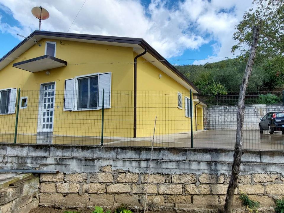 Villa i Ariano Irpino, Avellino - foto 1