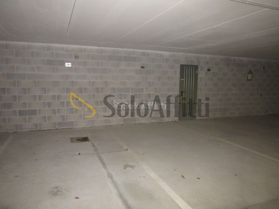 Garage in Sesto Fiorentino, Florence - photo 1