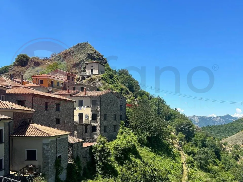 Landejendom i Sasso di Castalda, Potenza - foto 1