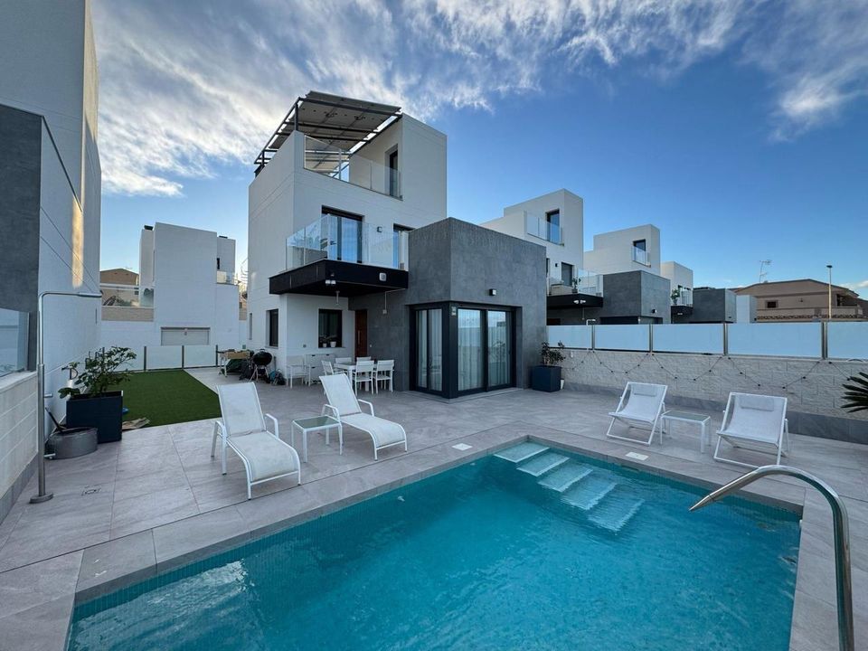 Villa i Torrevieja, Alicante - foto 1