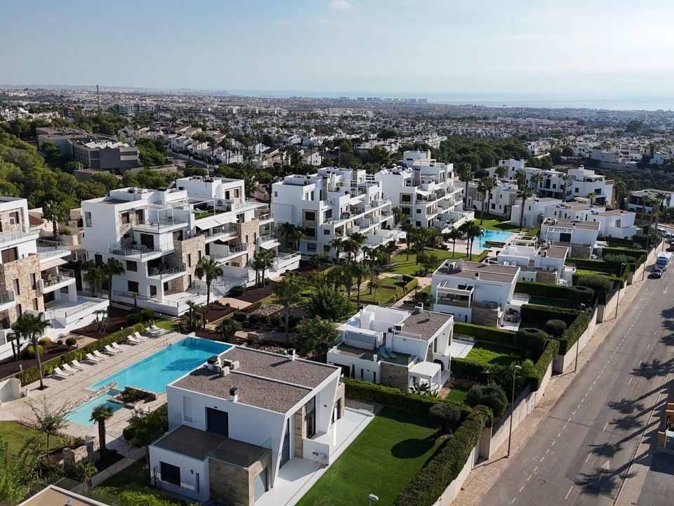 Villa in Los Dolses, Alicante - photo 1
