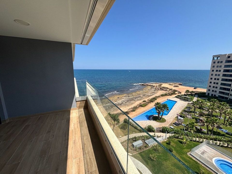 Apartamento en Punta Prima, Alicante - foto 1