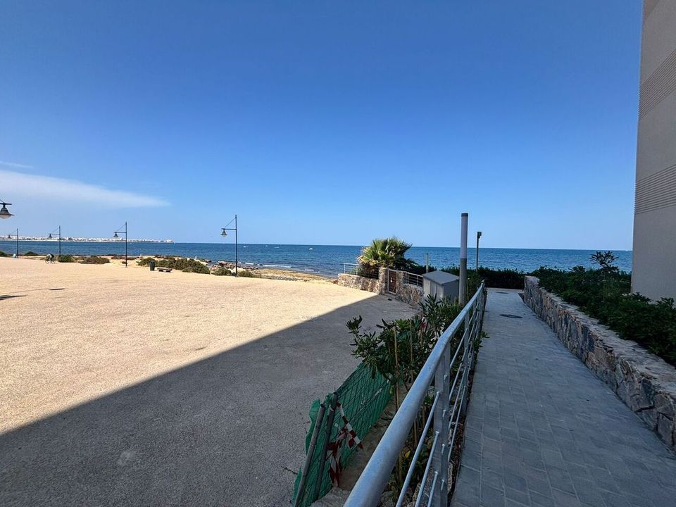 Apartamento en Punta Prima, Alicante - foto 2