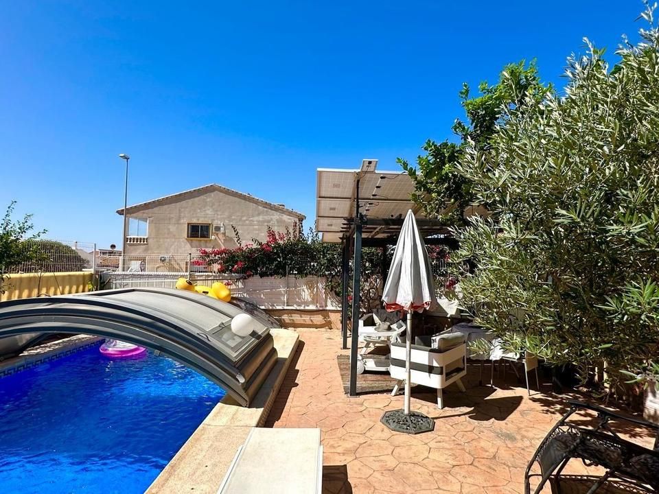 Villa i Orihuela Costa, Alicante - foto 1