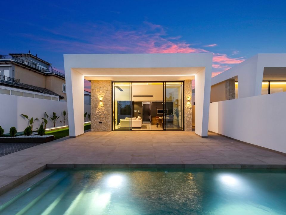 Villa en El Chaparral, Alicante - foto 1