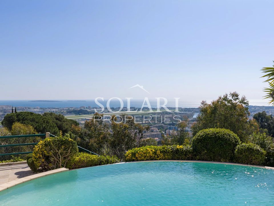 Villa i Mandelieu-la-Napoule, Alpes-Maritimes - foto 1