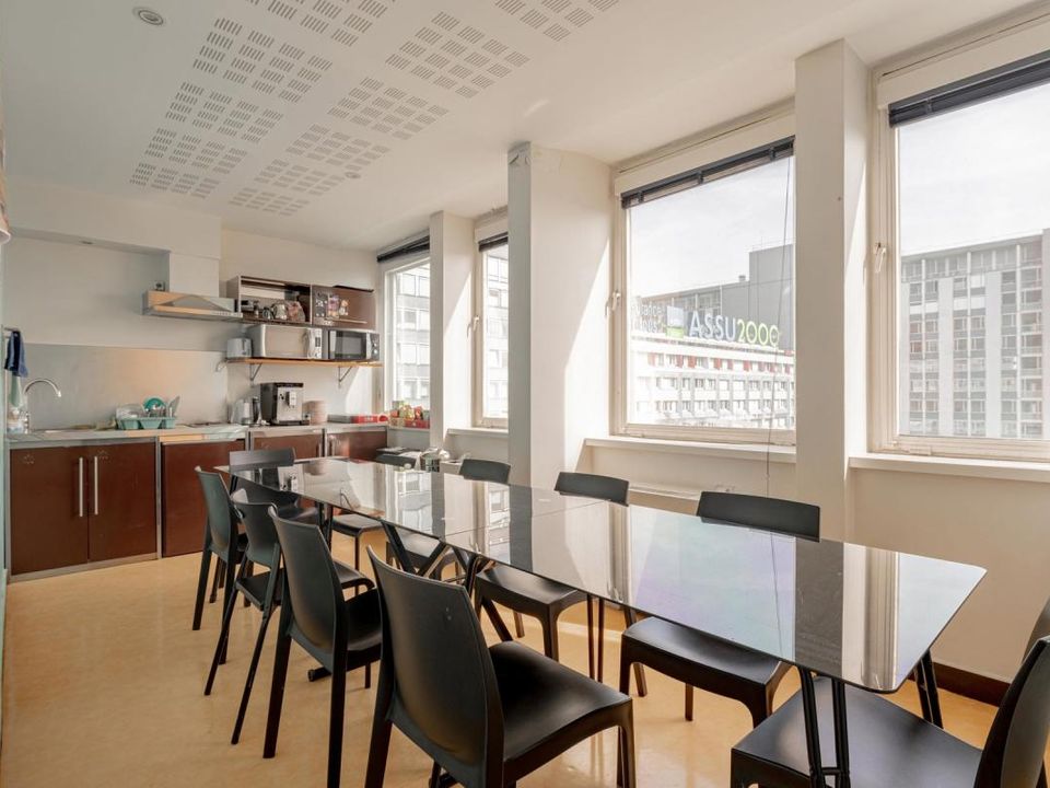 Erhvervsejendom i Clichy, Hauts-de-Seine - foto 5
