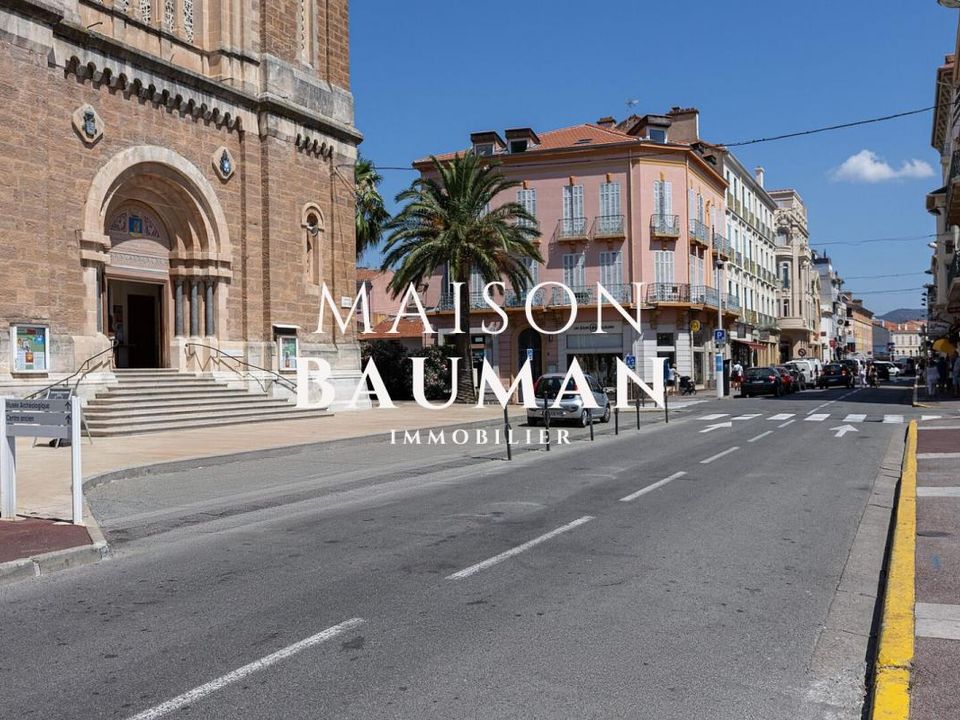 Erhvervsejendom i Saint-Raphael, Var - foto 1