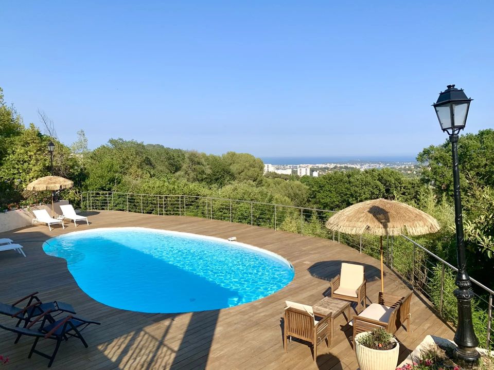 Villa i Vallauris, Alpes-Maritimes - foto 1