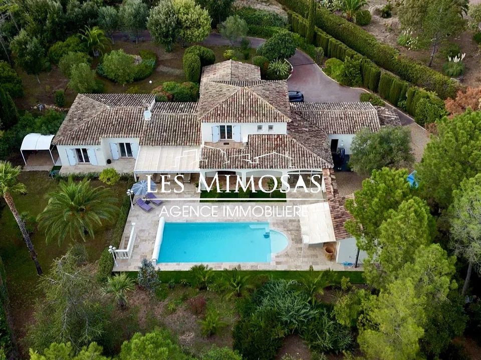 Landejendom i Roquebrune-sur-Argens, Var - foto 1