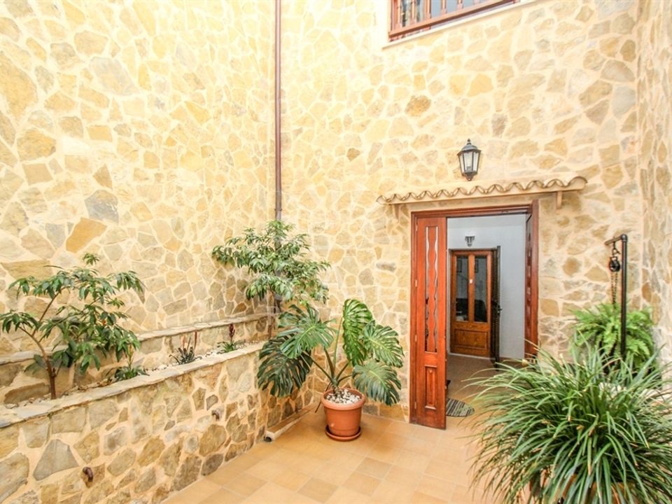 Erhvervsejendom i Cala Ratjada, Mallorca - foto 1
