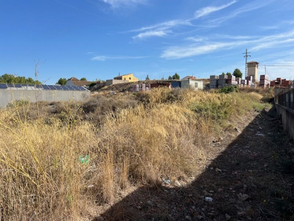 Helårsgrund i Ayora, Valencia - foto 1