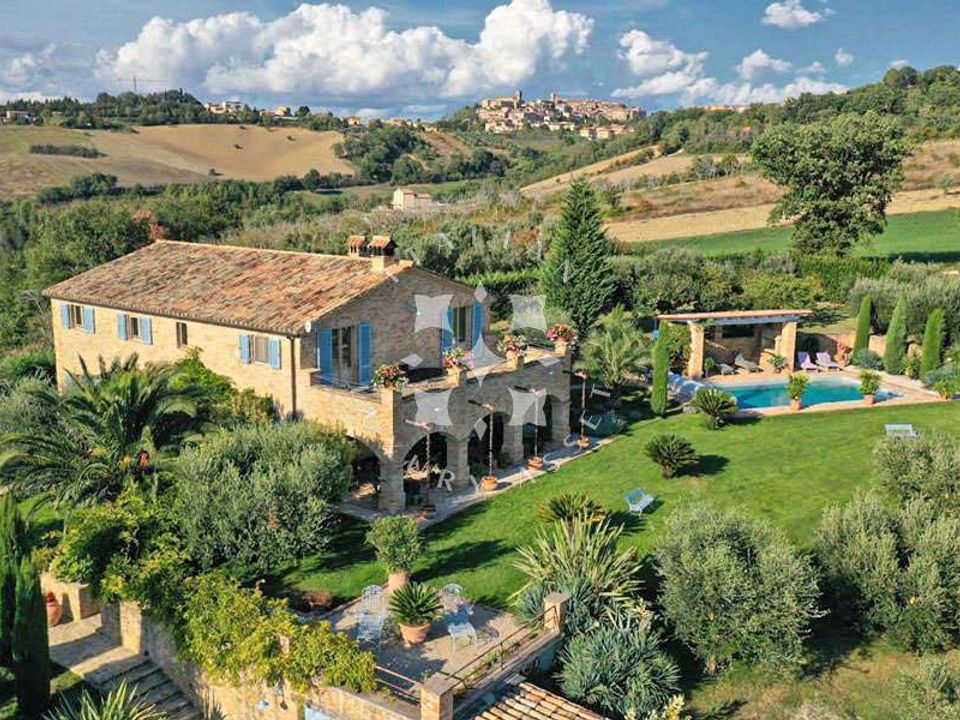 Villa in Falerone, Fermo - photo 1