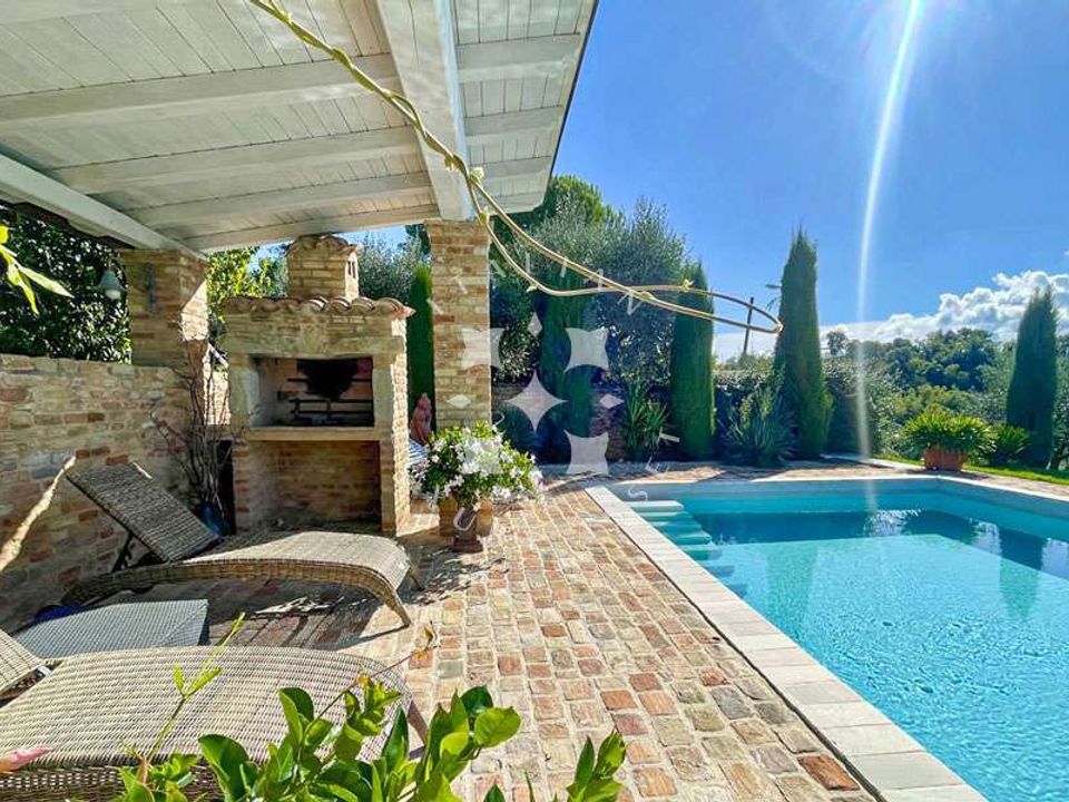 Villa in Falerone, Fermo - photo 5