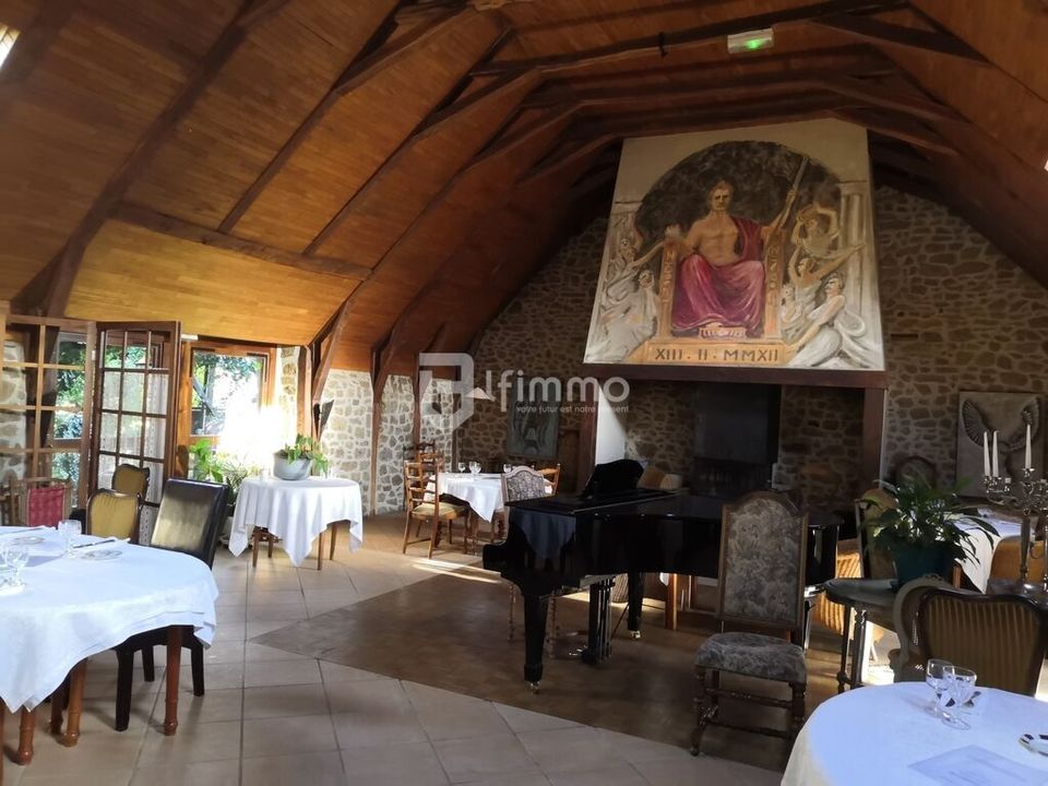 Næringseiendom i Ussel, Correze - bilde 1