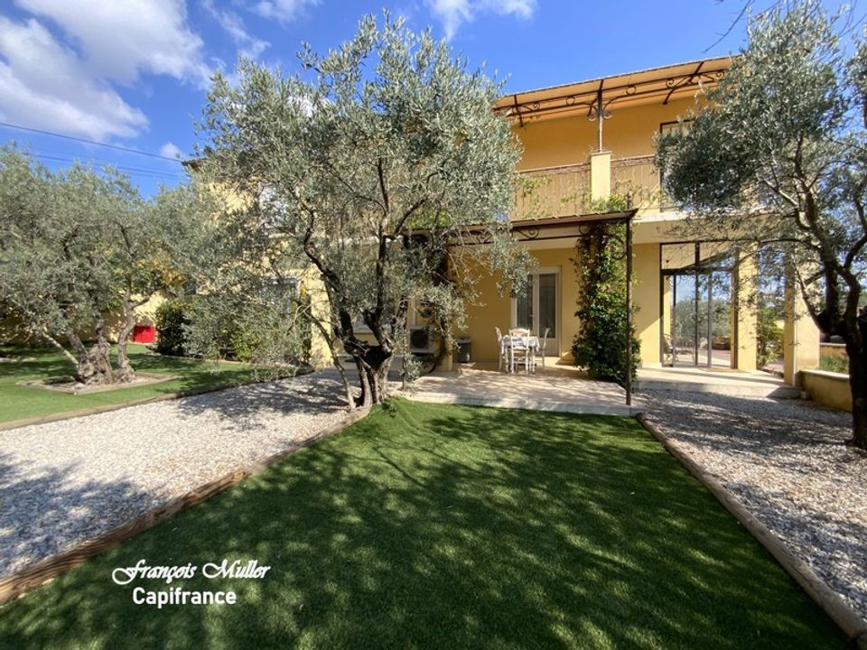 Apartamento en Manosque, Alpes-de-Haute-Provence - foto 1