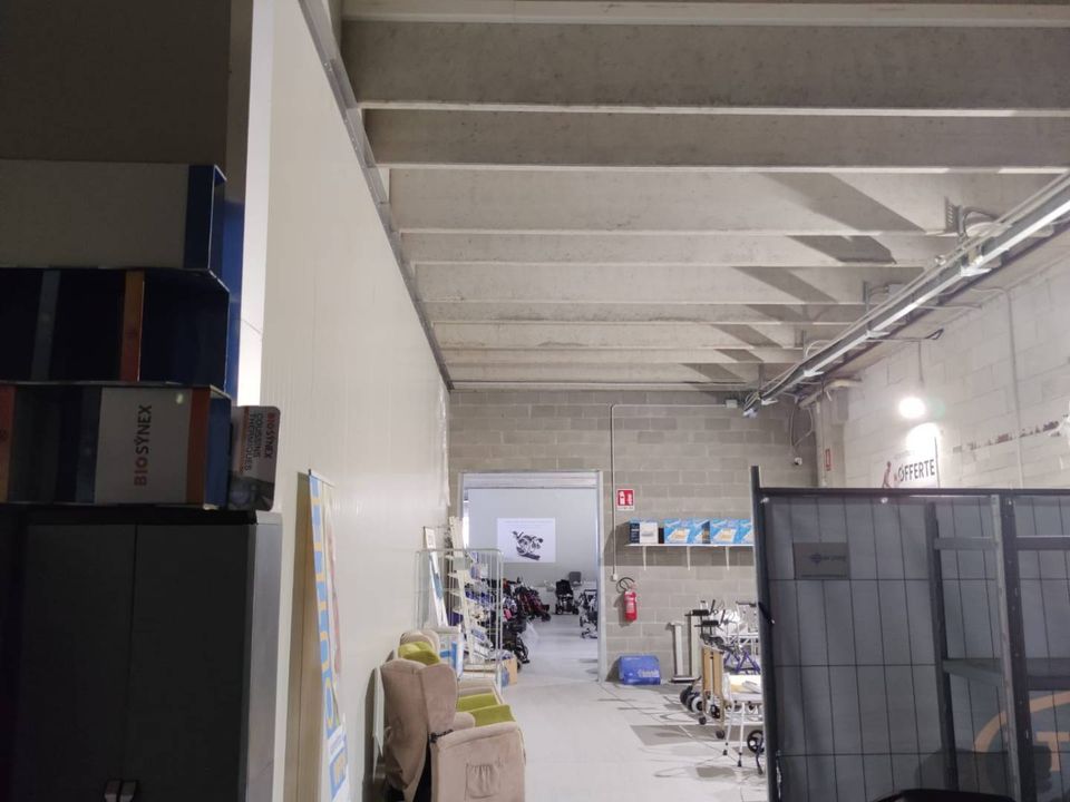 L'establiment comercial a Liscate, Milan - foto 5