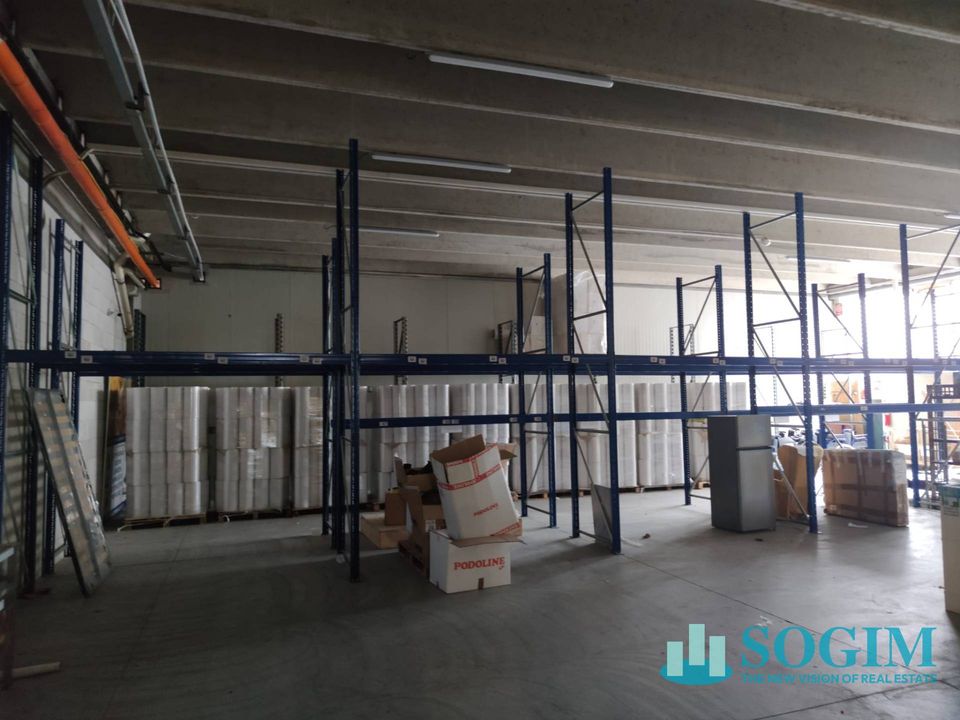 L'establiment comercial a Liscate, Milan - foto 3