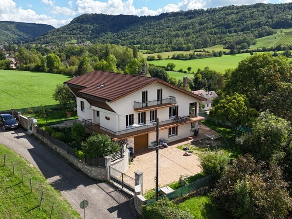 Villa i Lons-le-Saunier, Jura - foto 1
