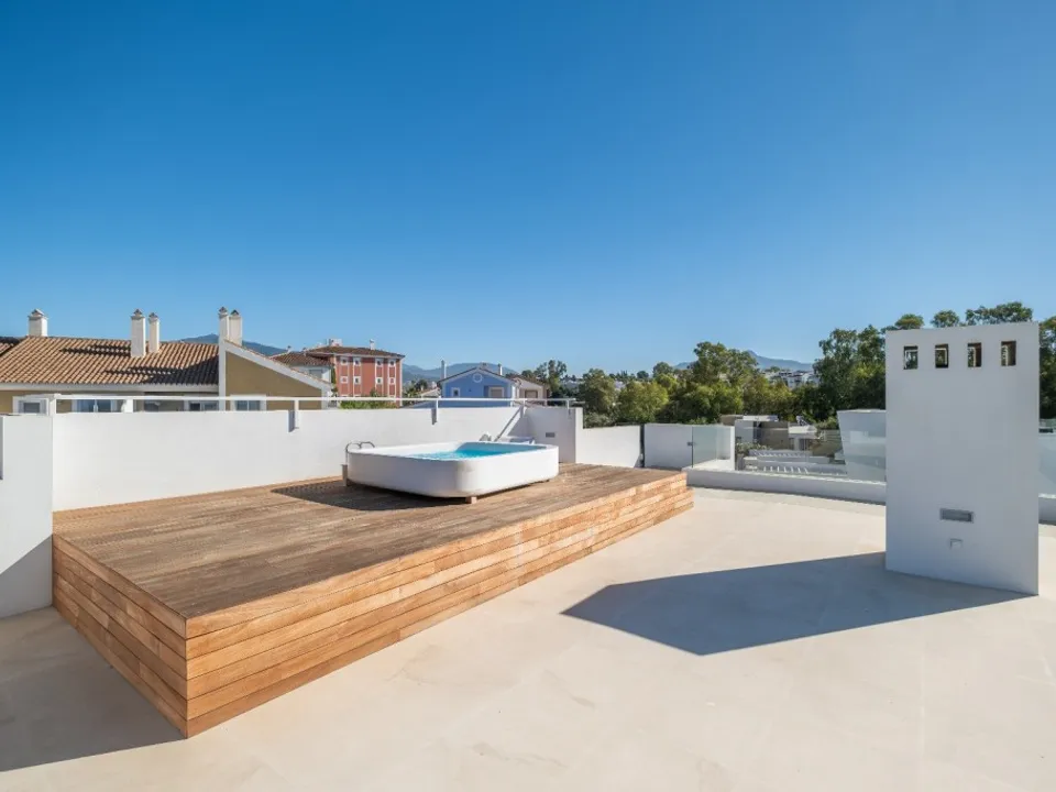 Villa i El Paraiso, Malaga - foto 2