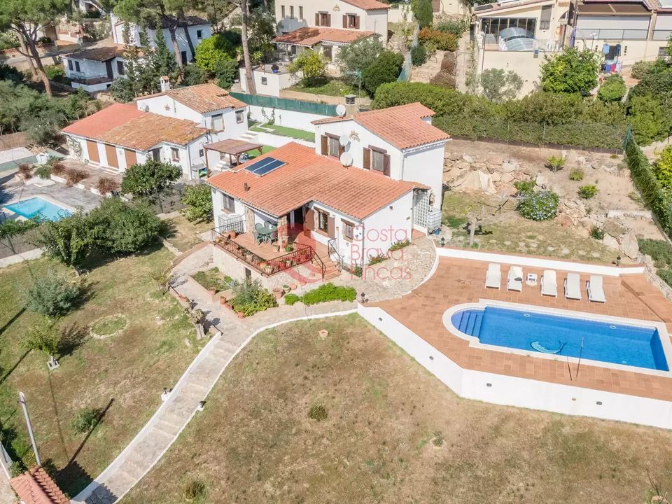 Villa i Begur, Gerona - foto 1