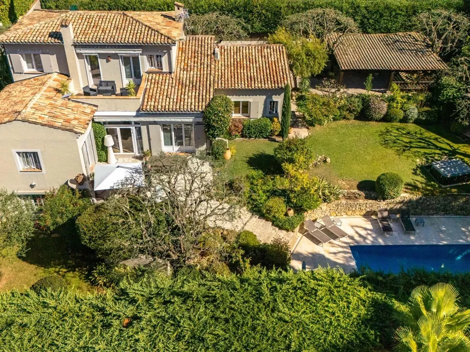 Villa i Le Cannet, Alpes-Maritimes - foto 1