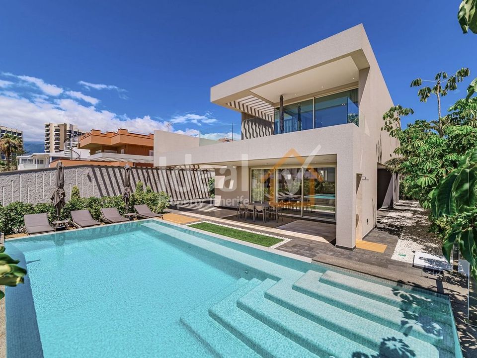 Villa i Playa De Las Americas, Tenerife - foto 1