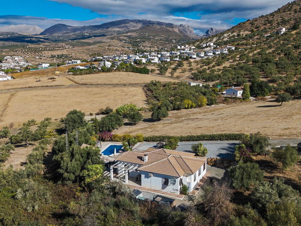Villa i Alcaucin, Malaga - foto 1