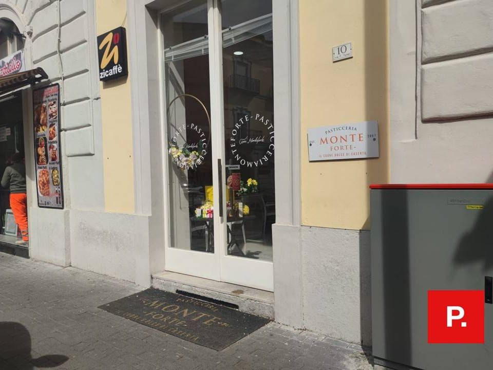 Erhvervsejendom i Caserta, Caserta - foto 1