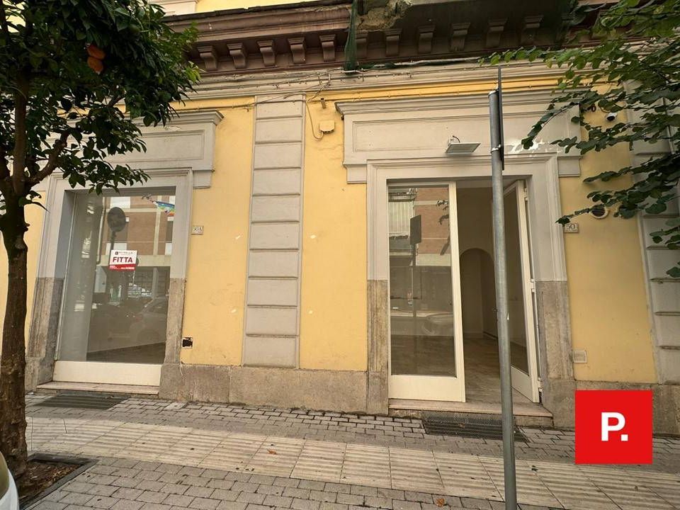 Erhvervsejendom i Caserta, Caserta - foto 1