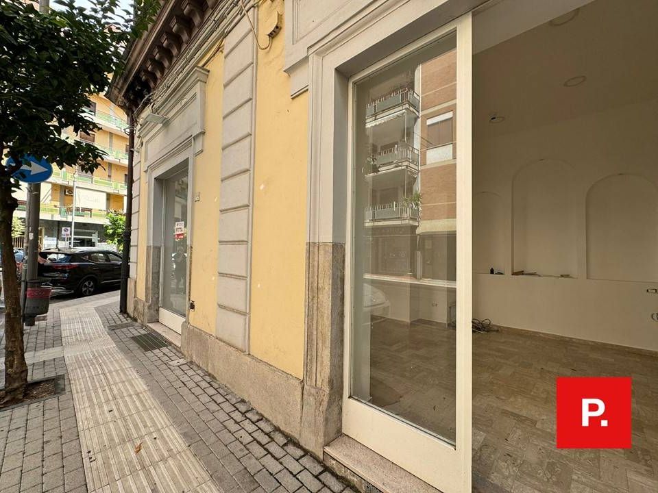 Erhvervsejendom i Caserta, Caserta - foto 3